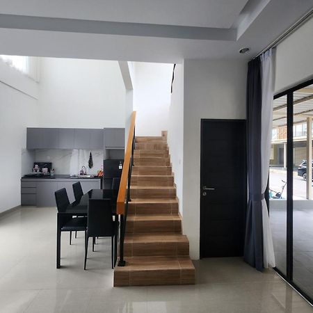 The Icon Central Batam 3 Bedroom Home Villa With Private Pool Exterior photo